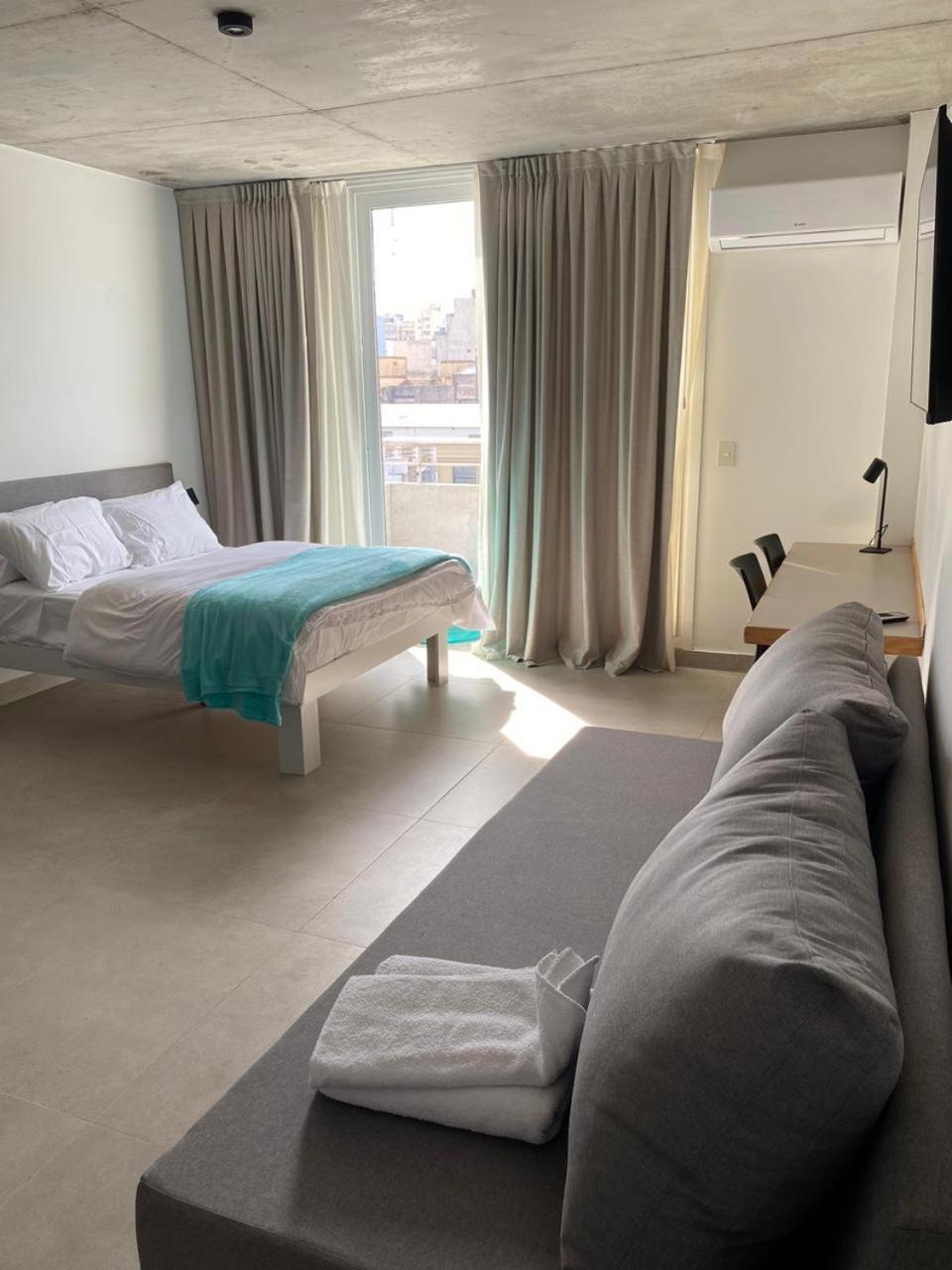 Turquoise Apartment *